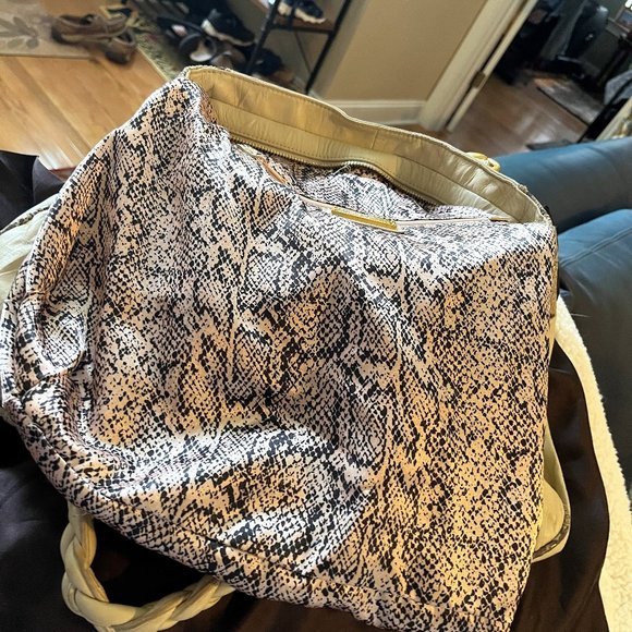 Steven by Steve Madden - Large leather and stud metal detail Satchel - Picture 10 of 10